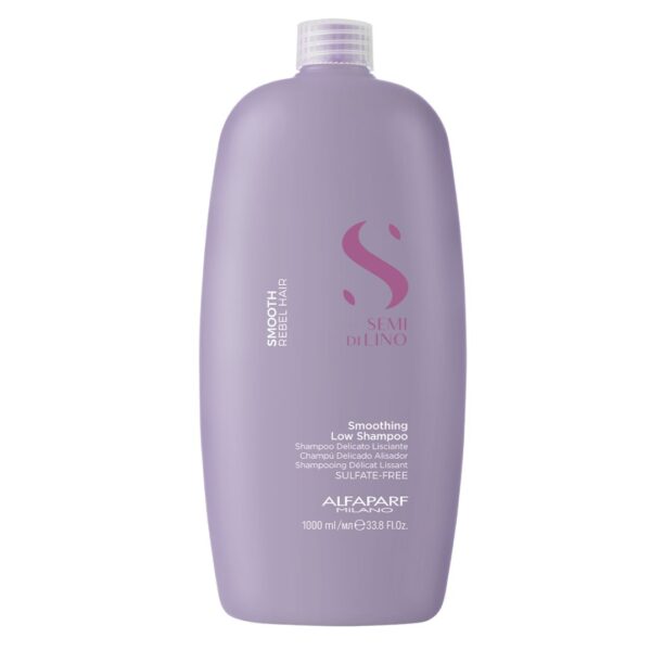 Controla, hidrata, alisa Smoothing Low Shampoo limpia delicadamente el cabello rebelde, dejando un efecto liso sin encrespamiento.